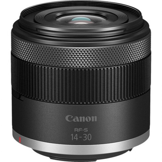 Canon EOS R50 V 4K con lente 14-30 mm f/4-6.3 